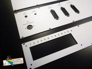 Frezen en graveren HE panelen, scroff panelen en 19 inch panelen